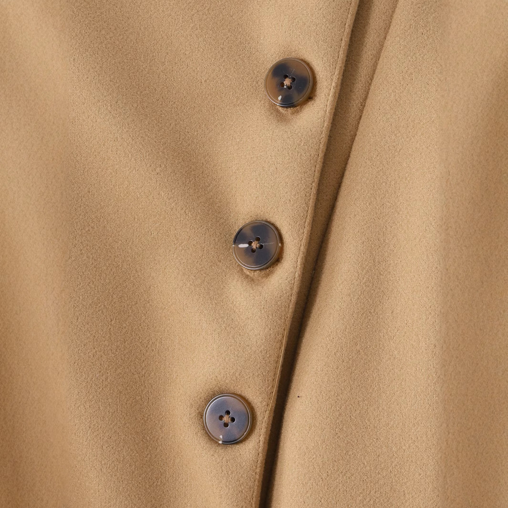 Beije jacka med knytband och uppknäppning