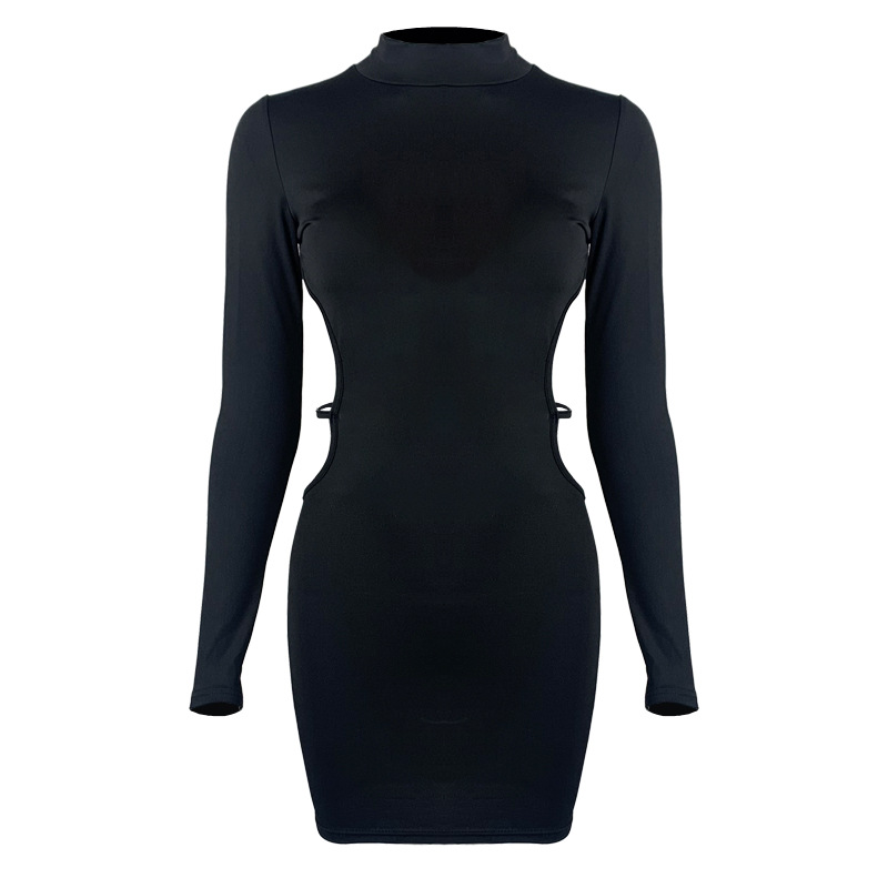 Svart miniklänning med utskärningar baktill