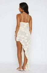 Strandstickad långklänning med blommor