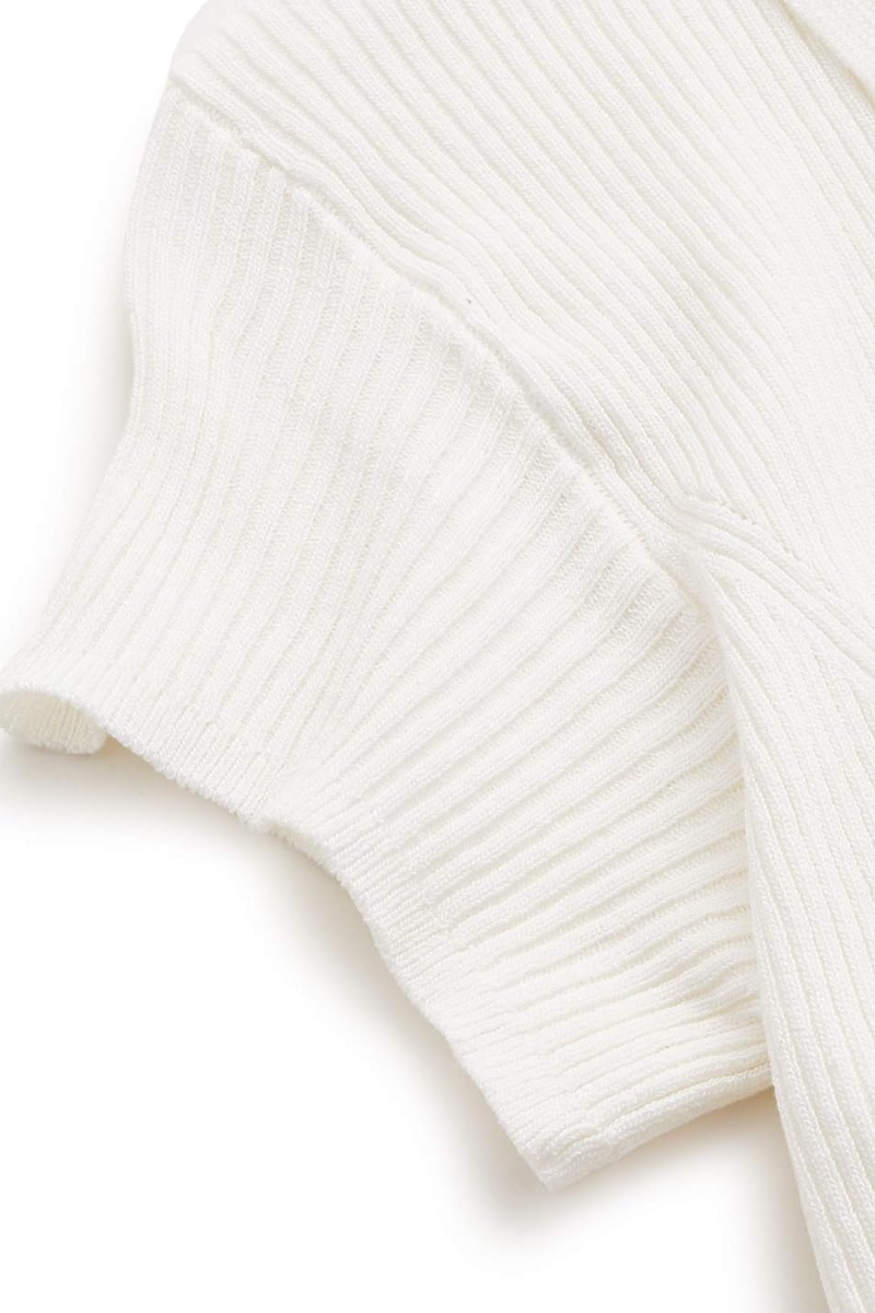 Short-sleeved knitted polo shirt with buttons