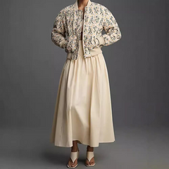 Ledig och mångsidig jacka med daisymönster