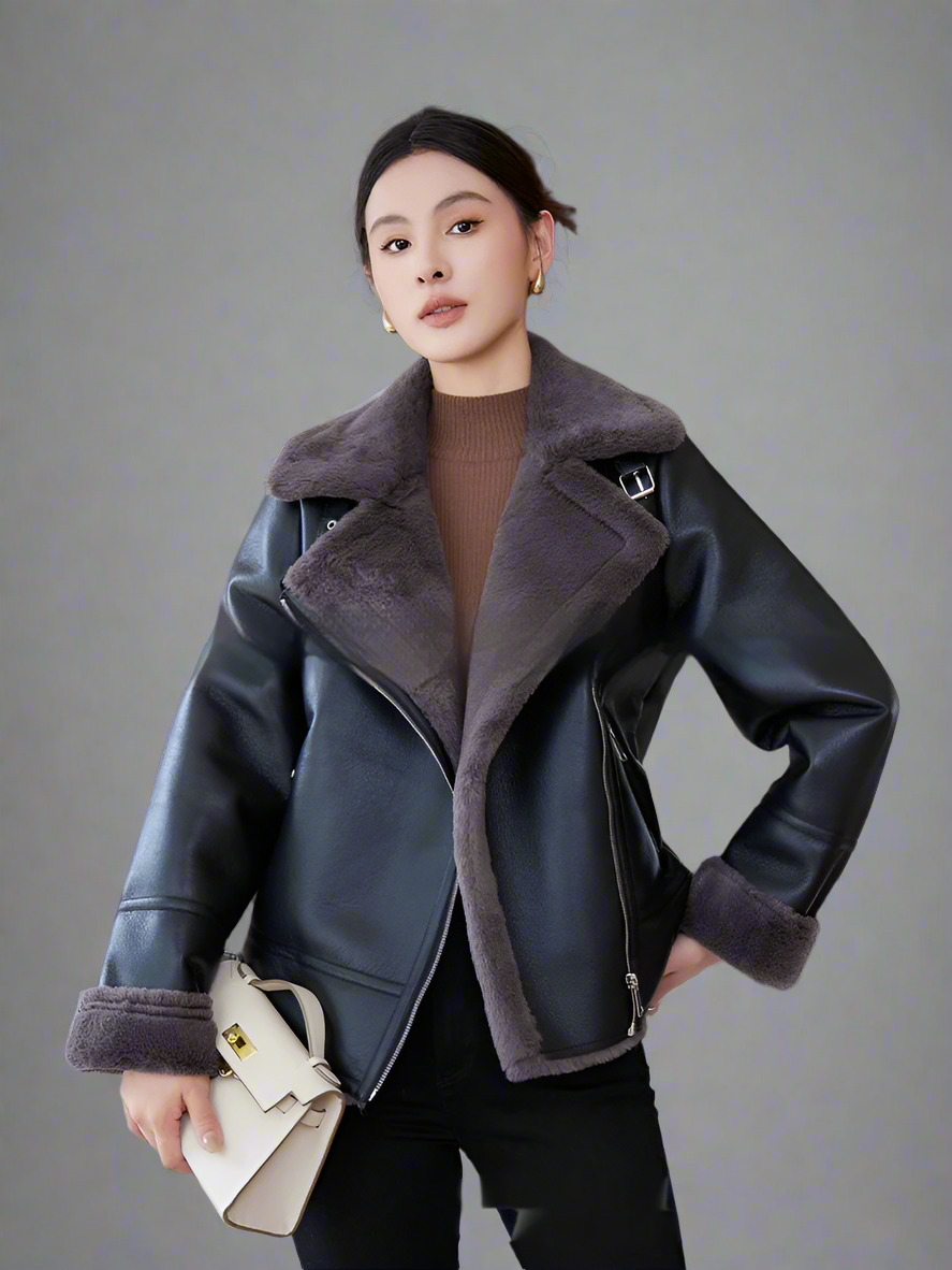 Varm läderjacka med pälsintegrering