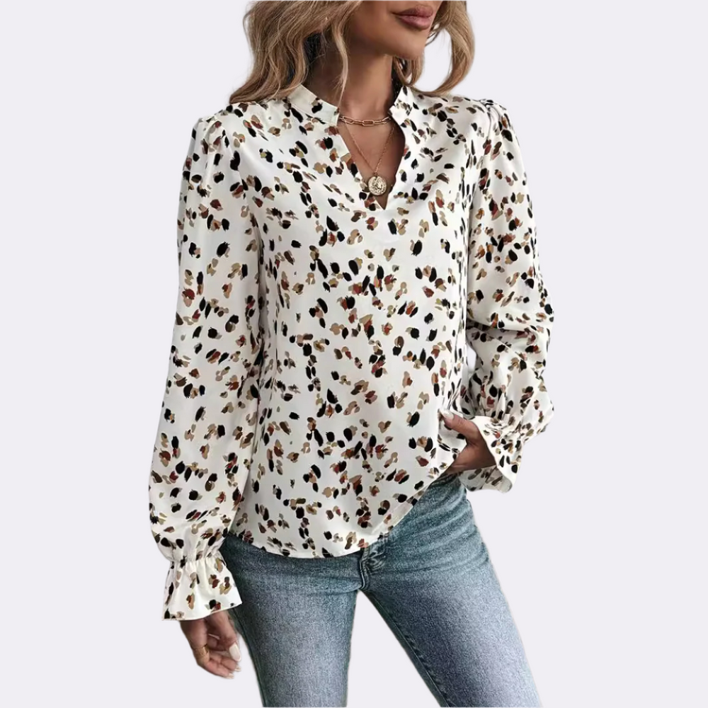 Casul v-ringad vit skjorta med ärm