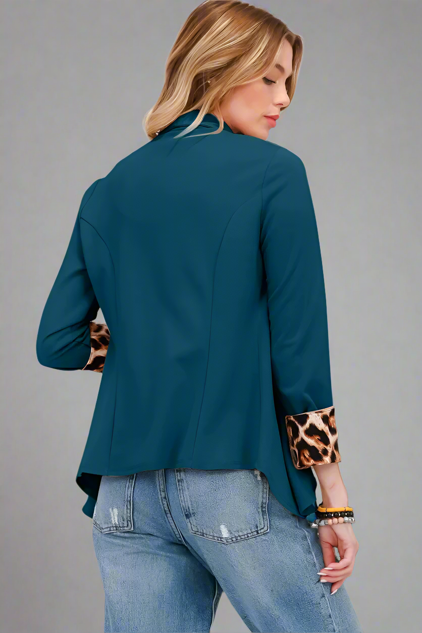 Celeste rullad leopardkavaj med öppen front