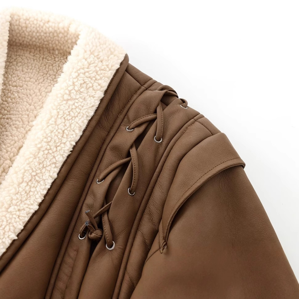 Brun pälsjacka i retrostil