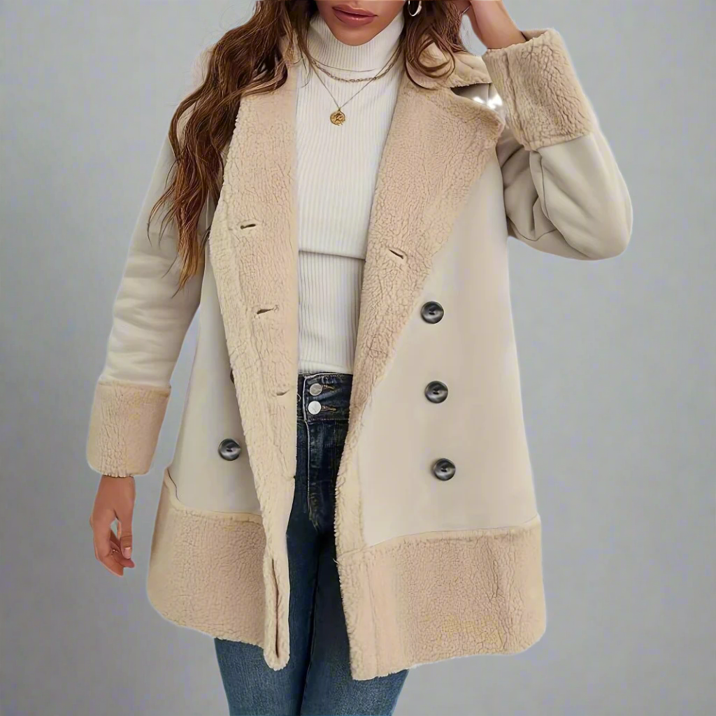 Jacka i aprikosfärgad ekologisk lammull