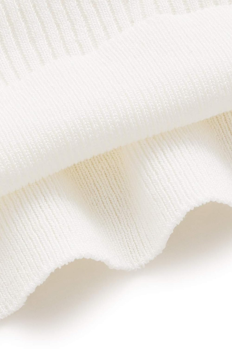 Short-sleeved knitted polo shirt with buttons