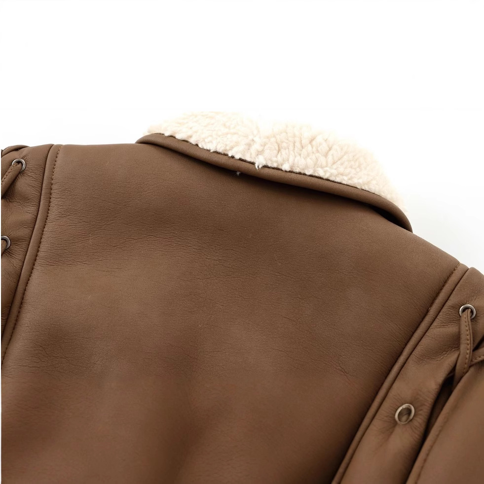 Brun pälsjacka i retrostil