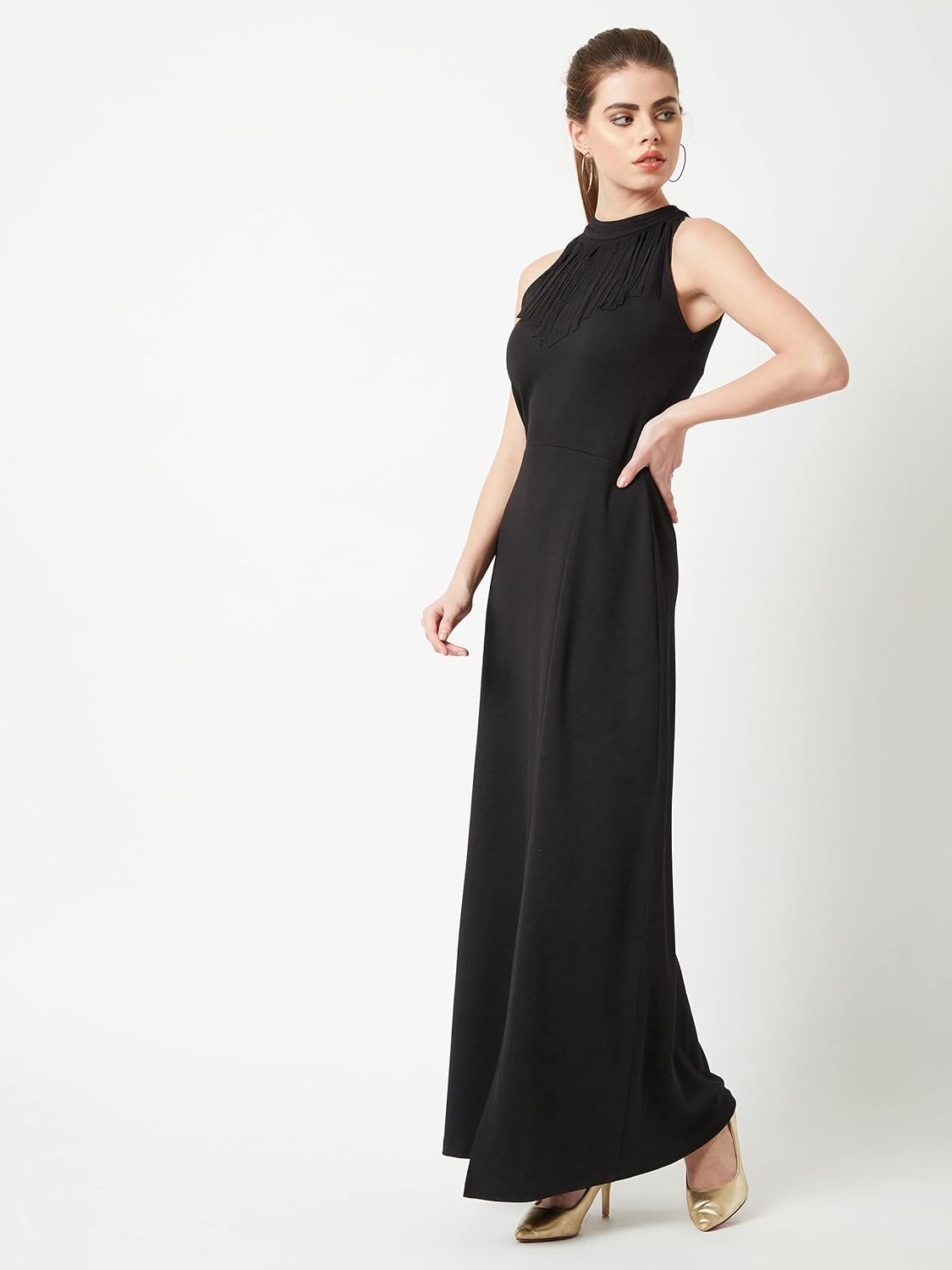 Terresa long dress with elegant neckline