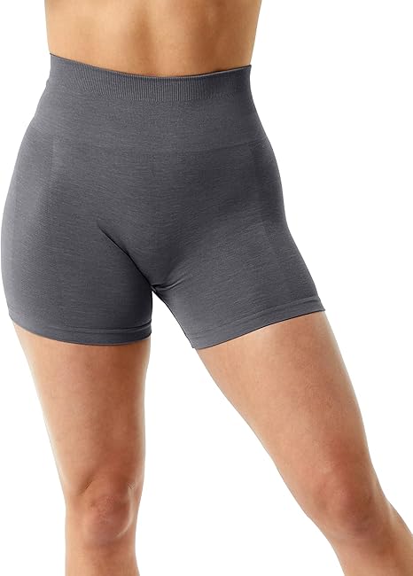 Seamless high-waisted sports shorts