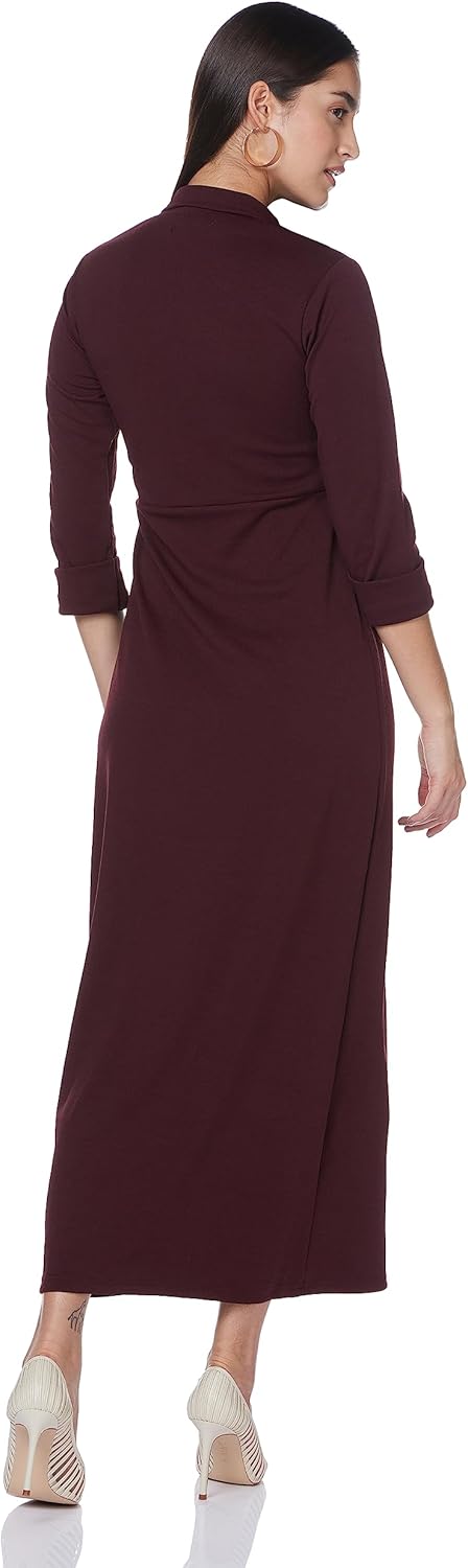 Long burgundy dress with collar and slit