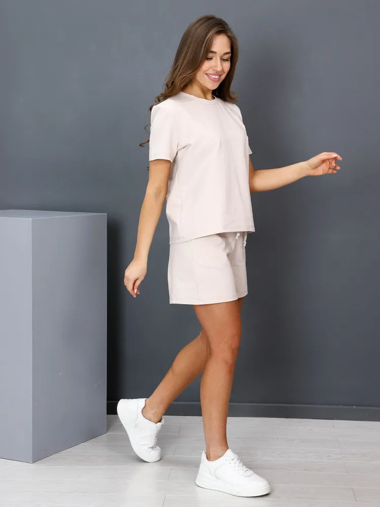 Airy set with T-shirt and shorts