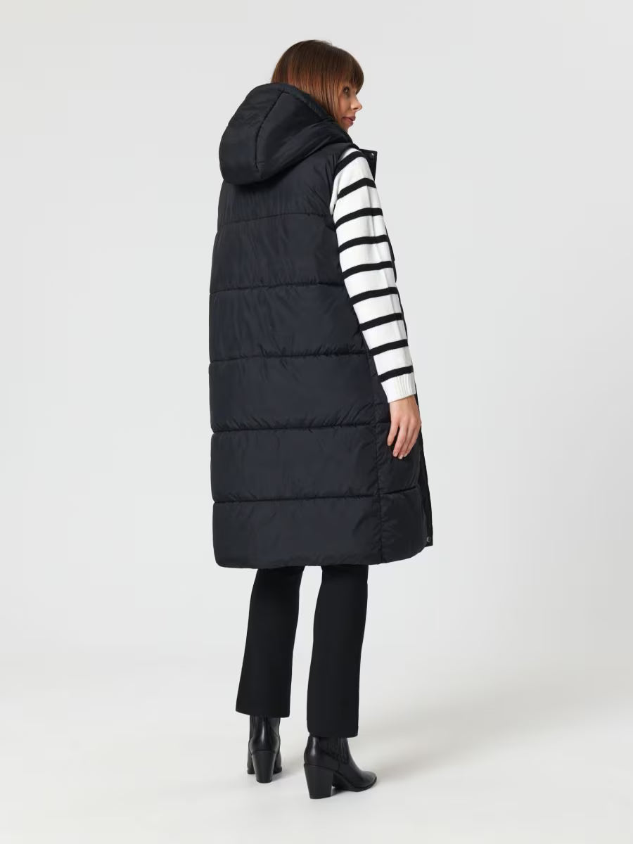 Long padded vest with hood and slits