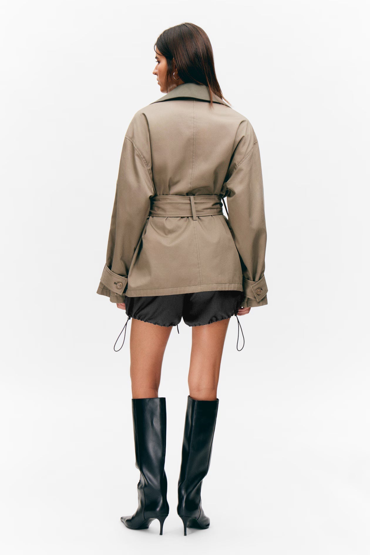 Khaki short trench jacket with tie belt and contrast collar