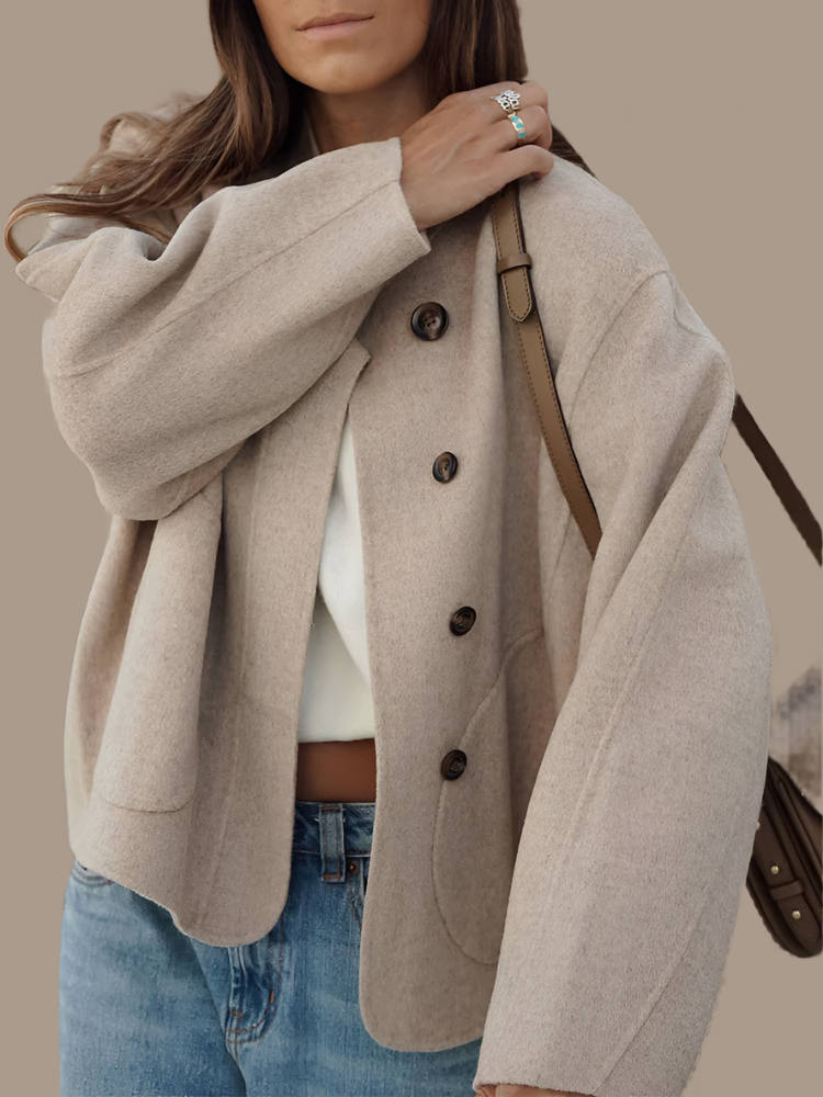 Kort jacka i moderiktigt ullmaterial