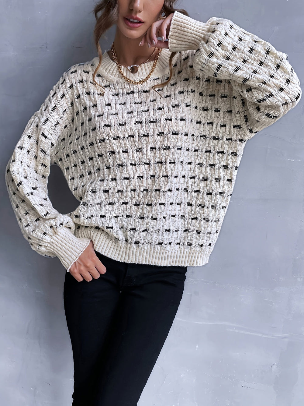 Stickad varm vit tröja