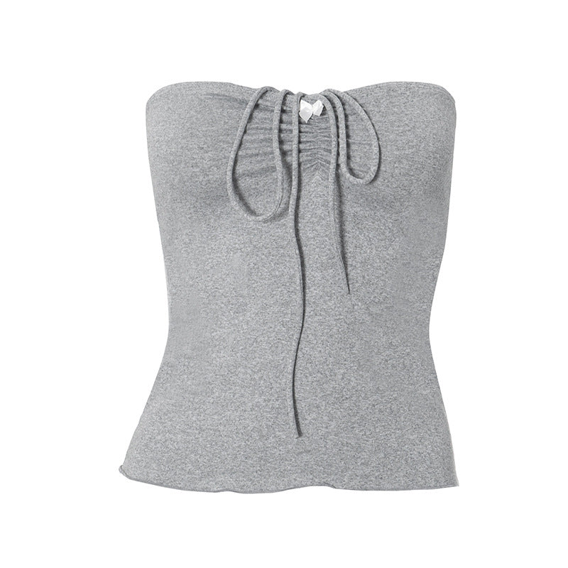 Slim topp med snörningsdetalj