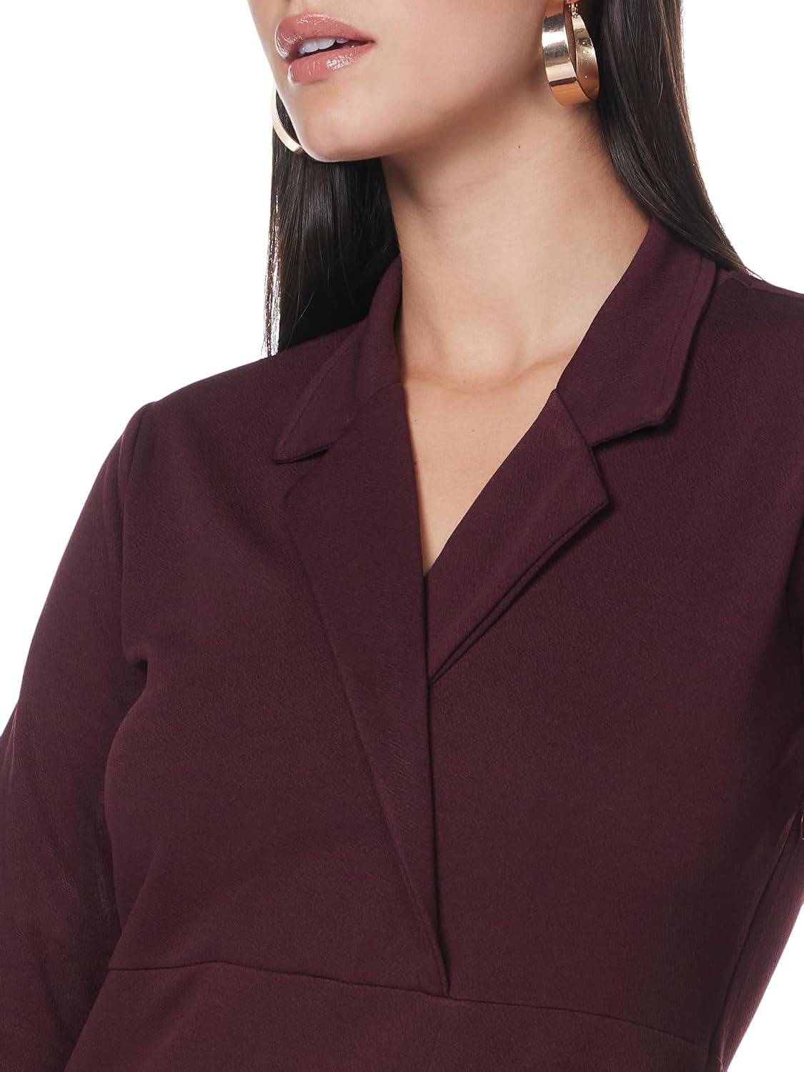 Long burgundy dress with collar and slit