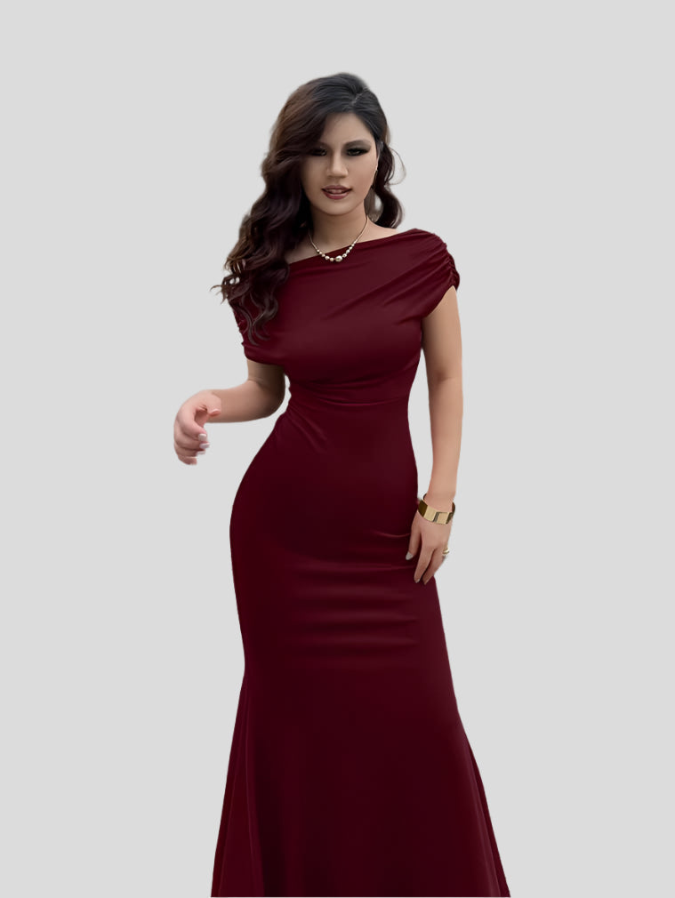 Long and elegant evening dress with draped waist