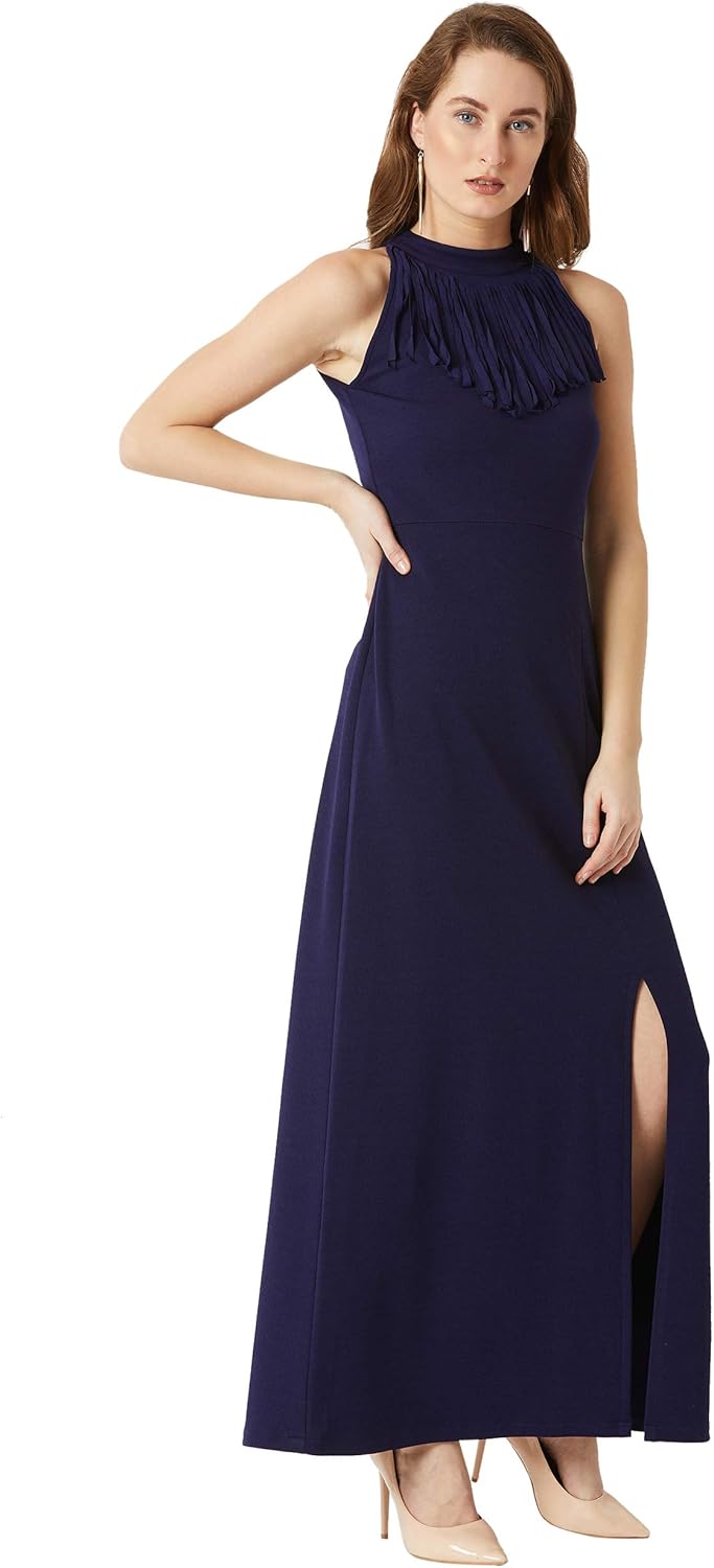 Terresa long dress with elegant neckline