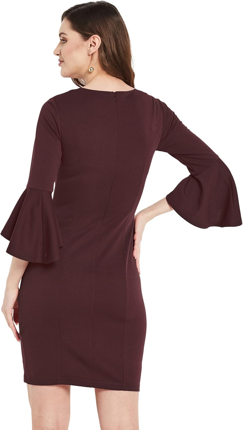 Elegant mini dress with ruffled sleeves