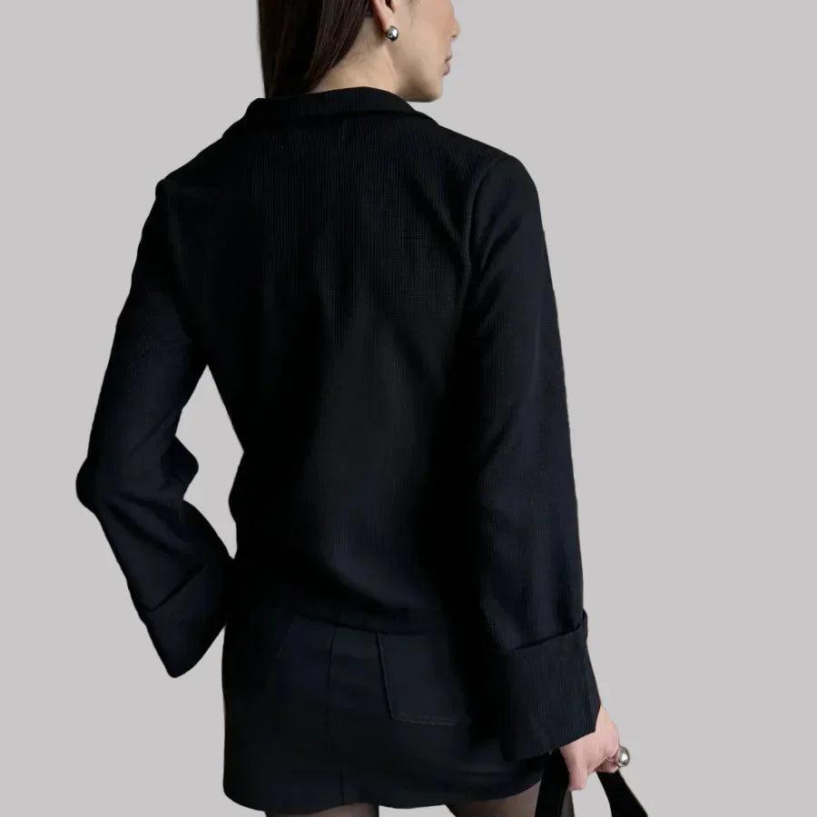 Blouse with tie front and collar