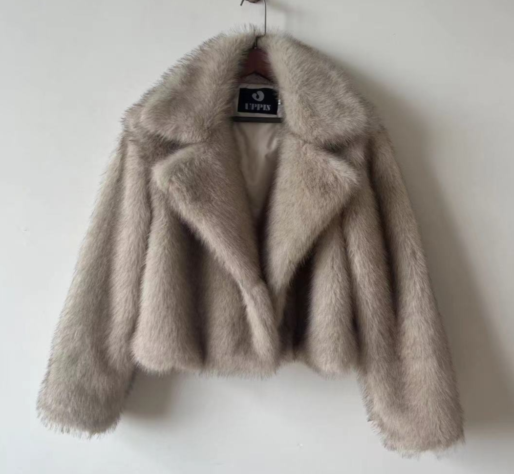 Fluffig päls jaketa