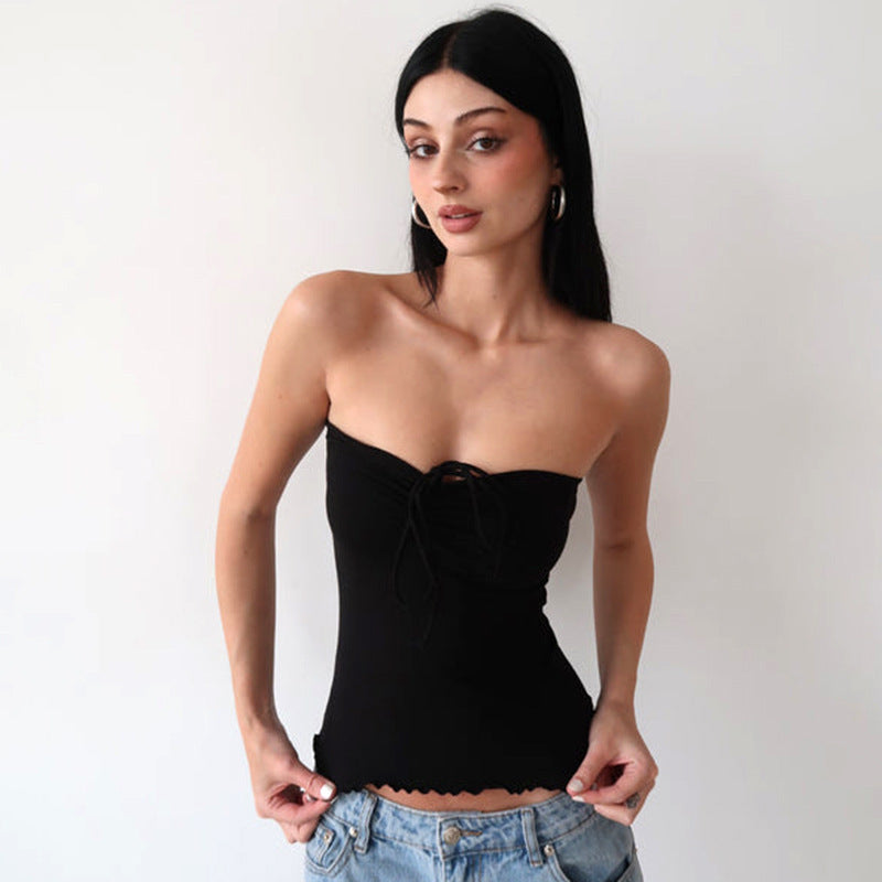 Slim topp med snörningsdetalj