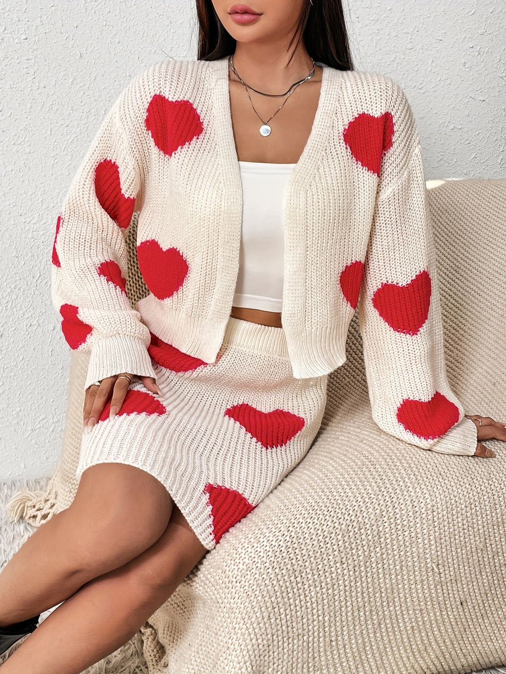 Hjärtmönstrad långärmad cardigan med stickad kjol