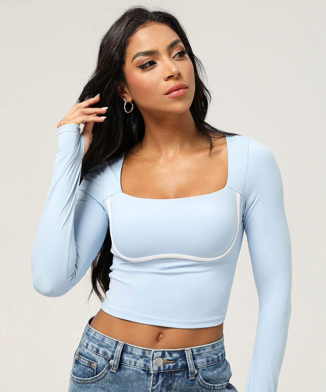 Long-sleeved crop top with contrasting details