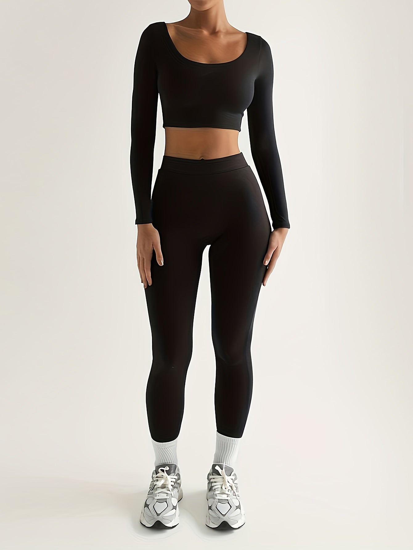 Long sleeve tracksuit set with top and leggings