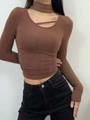 Elegant långärmad topp med halsdetalj