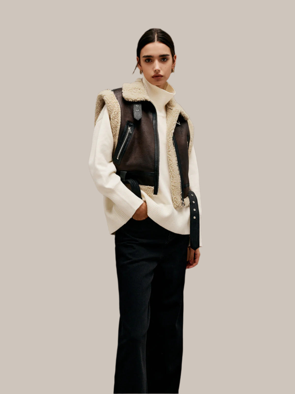 Kort skinnväst med päls