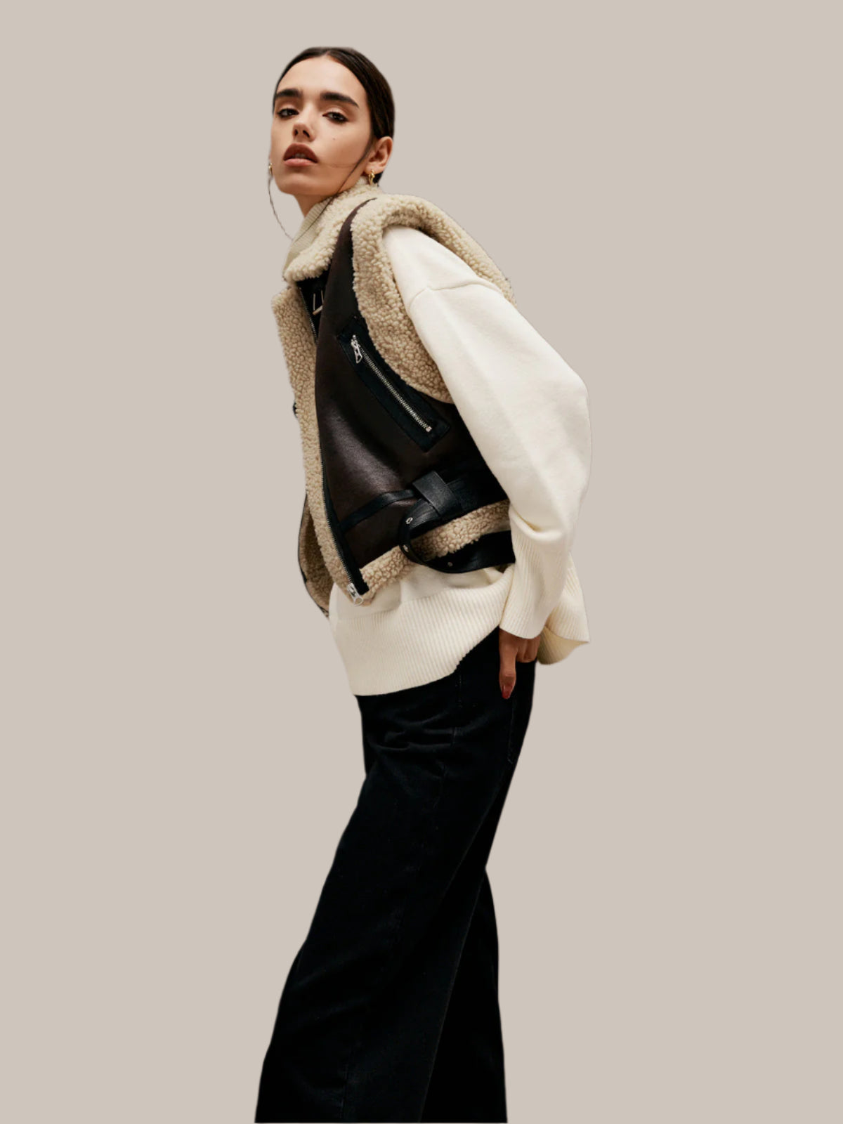 Kort skinnväst med päls