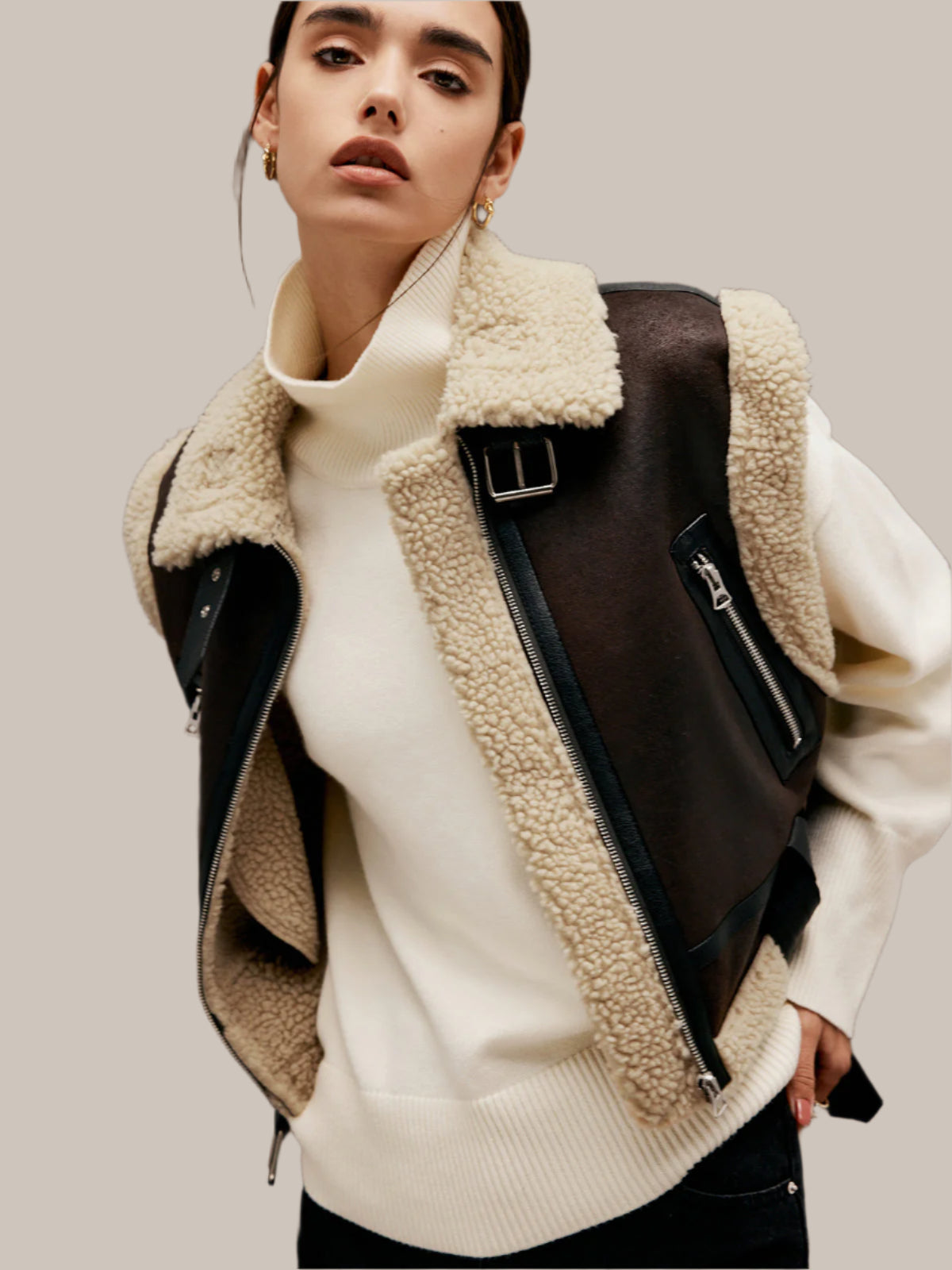 Kort skinnväst med päls