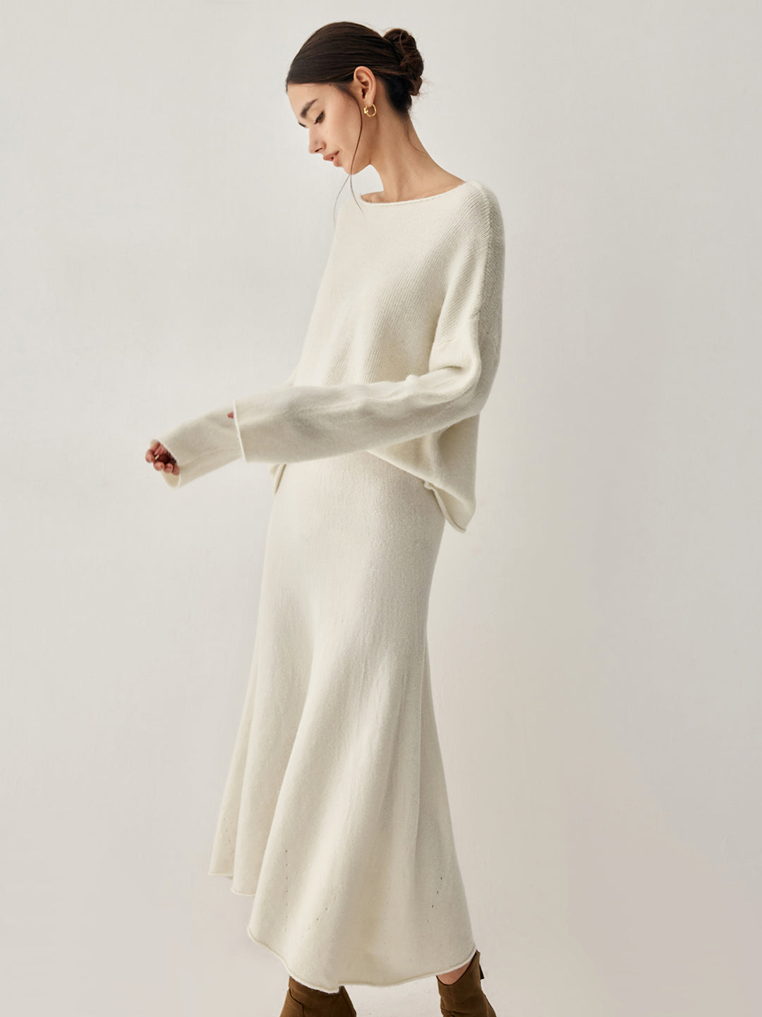 Set with oversized sweater and long dress