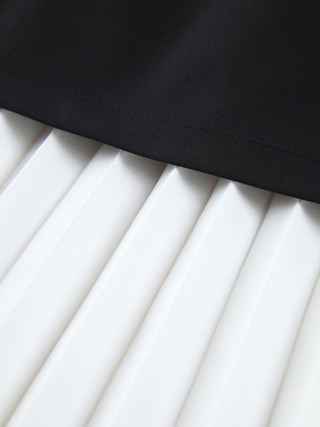 Layered midi pleated skirt