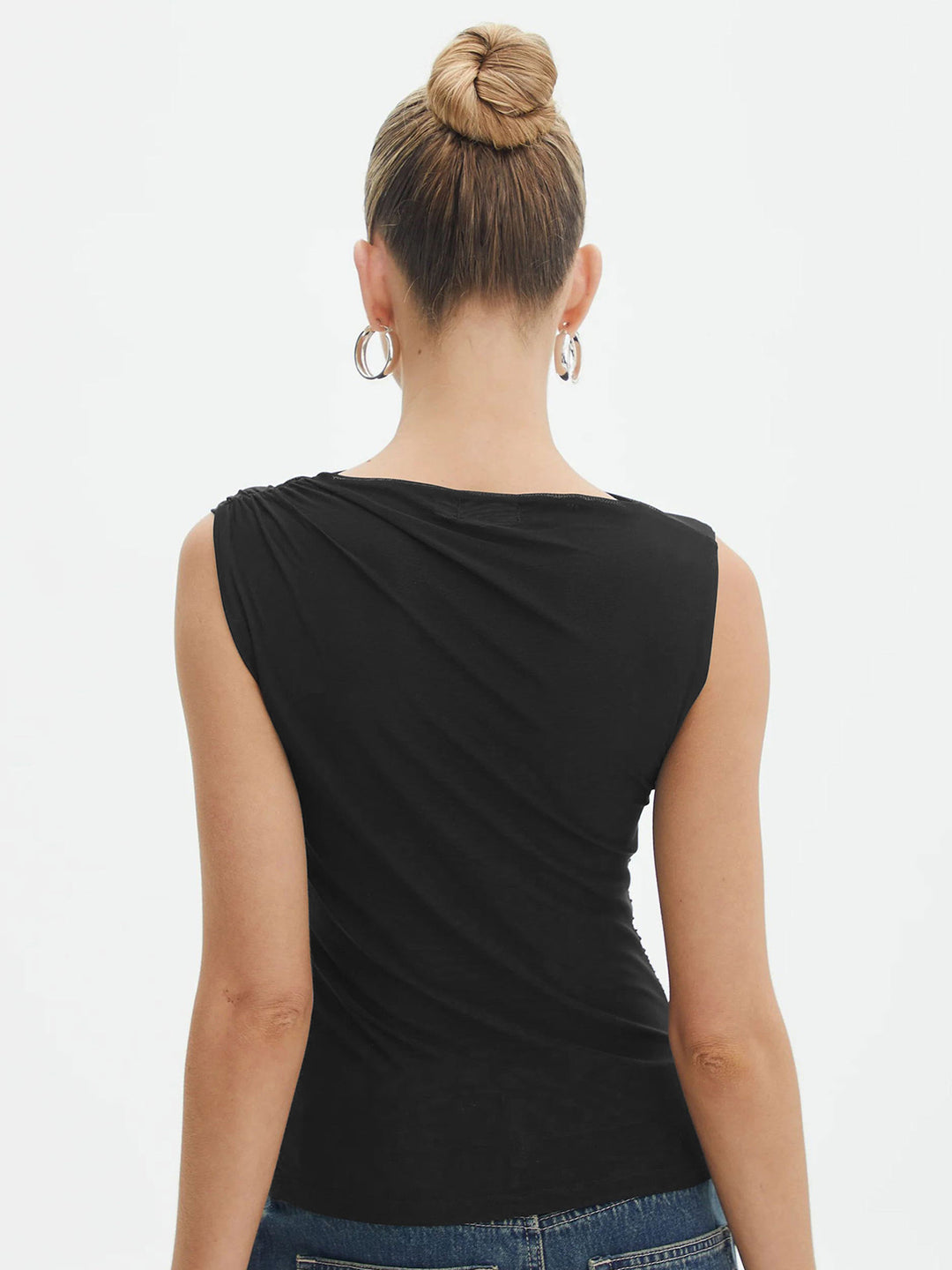 Sleeveless top with draped pattern