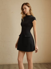 Elegant mini dress with pocket details