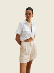 White short-sleeved shirt with pockets