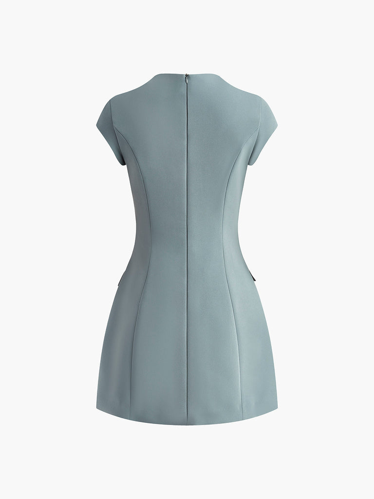 Elegant mini dress with pocket details