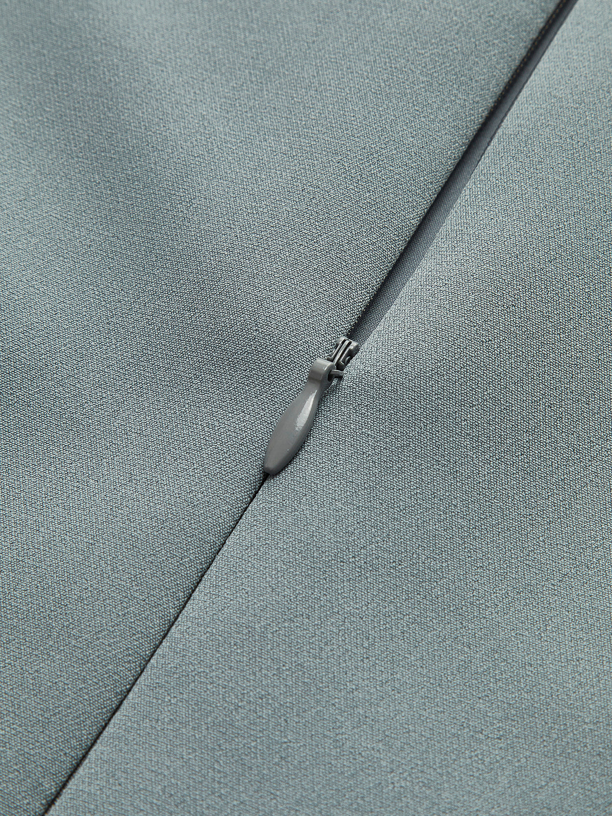 Elegant mini dress with pocket details