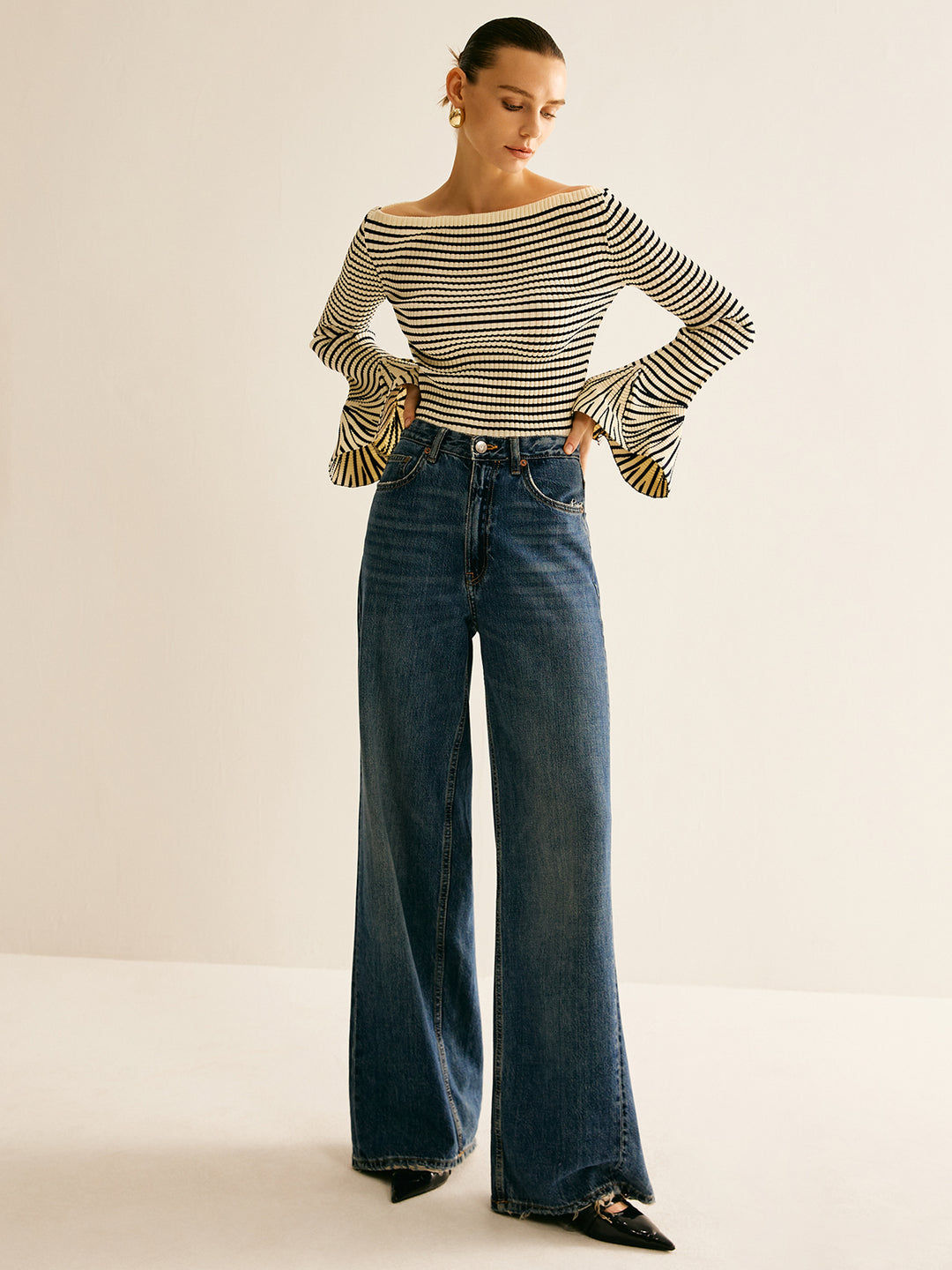 Ribbed patterned top with flared sleeves