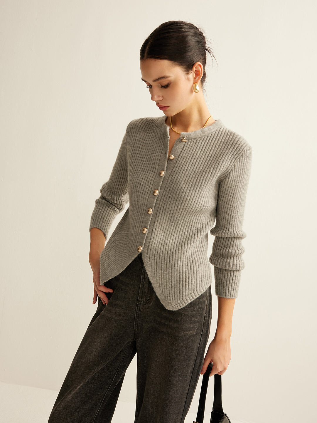 Ribbed cardigan with pearl buttons
