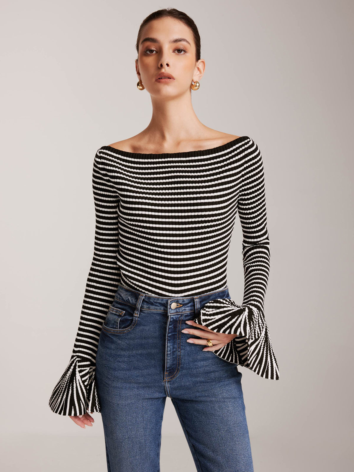 Ribbed patterned top with flared sleeves