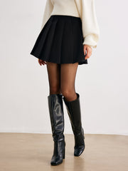 Black pleated mini skirt