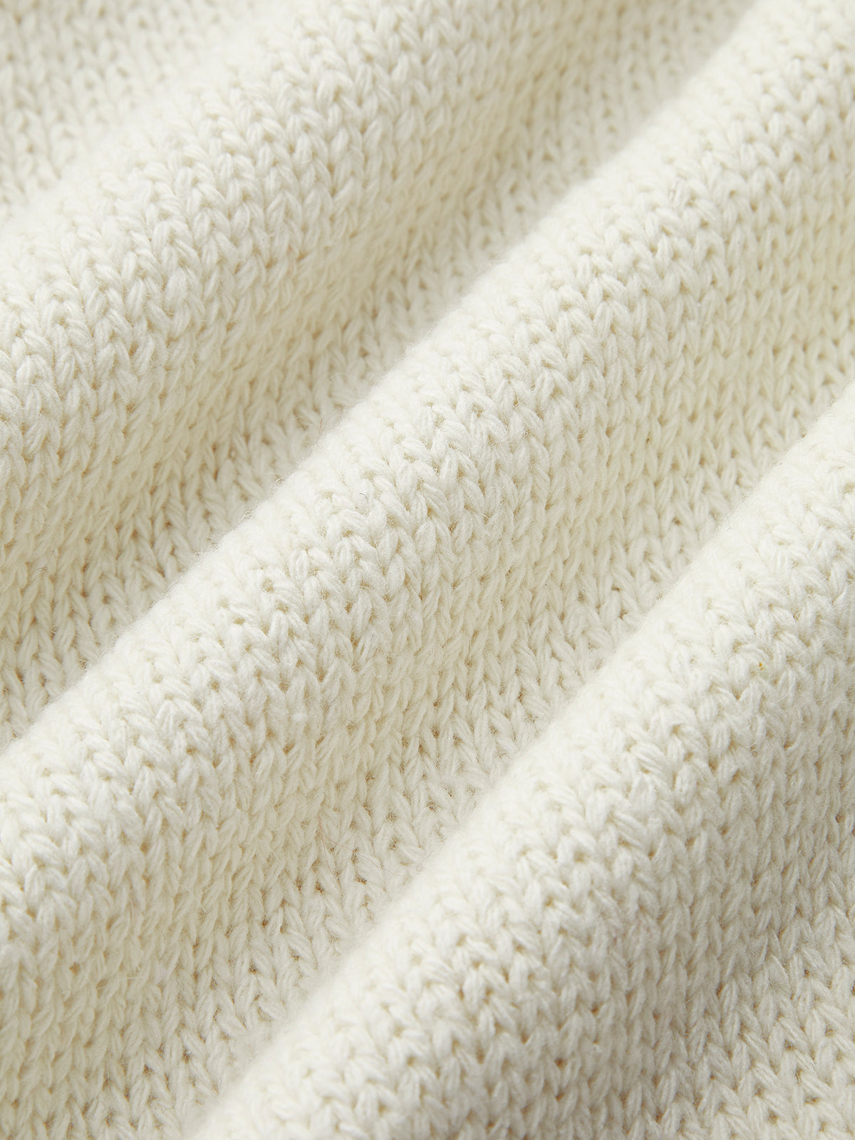 Knitted cardigan with buttons