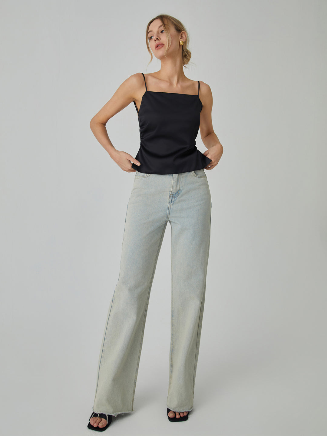 Elegant spaghetti strap top with straight neckline