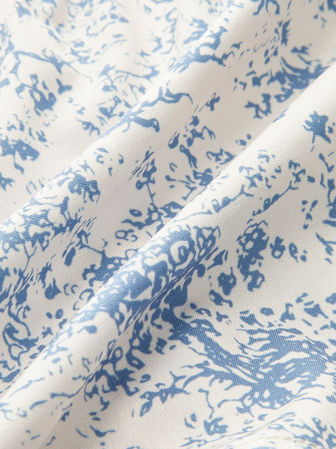 Summer top with floral print and lace details