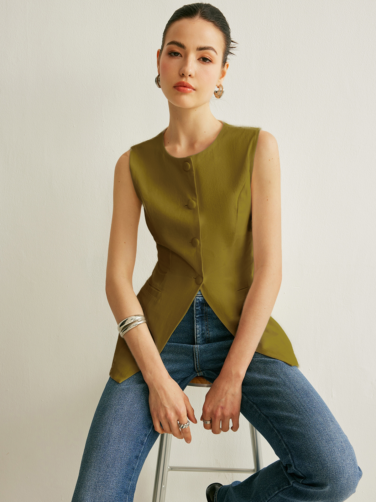 Minimalist fitted vest